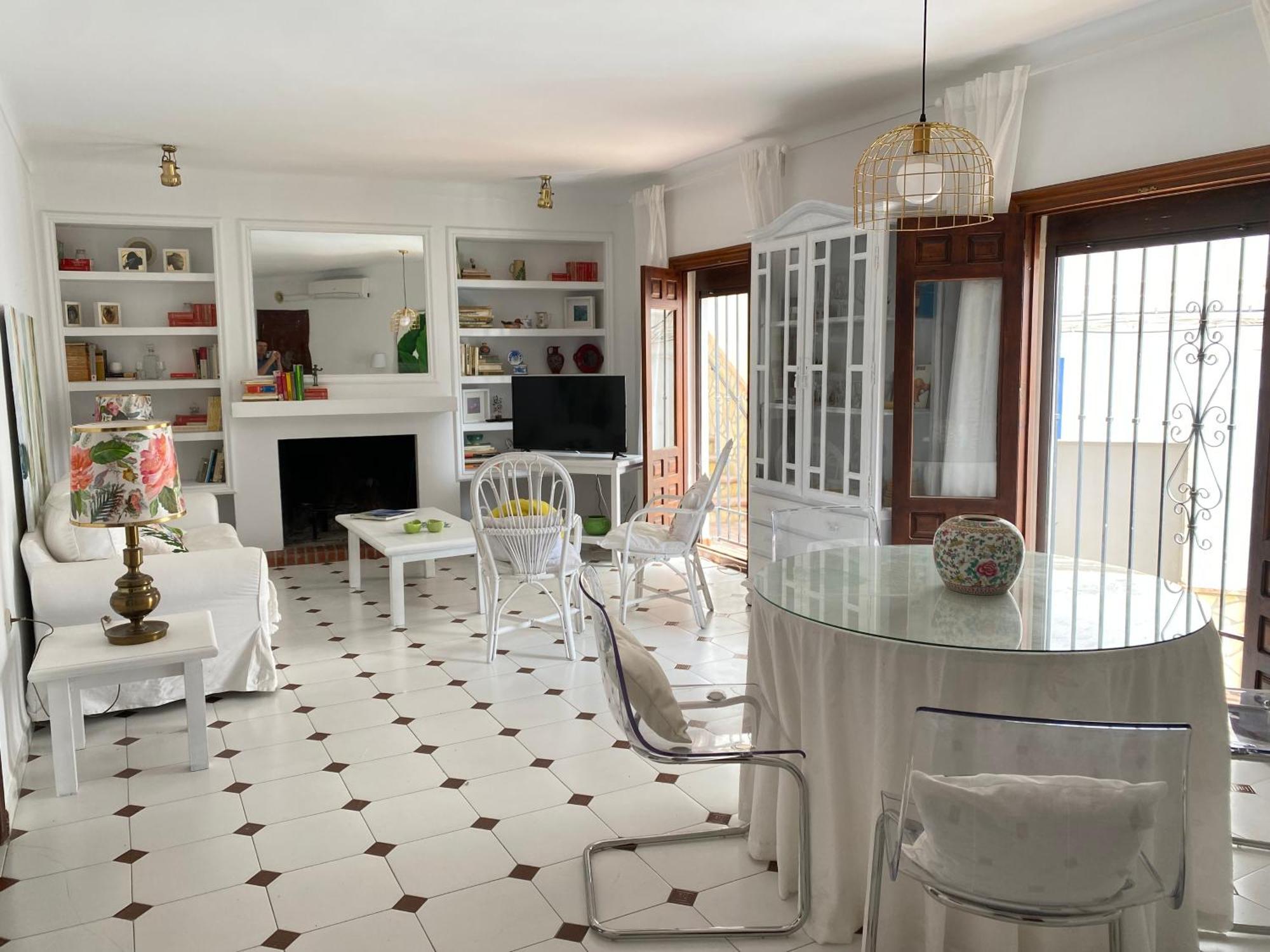 Casa Miguel - 3 Beautiful Apartments Availabe Sayalonga Buitenkant foto