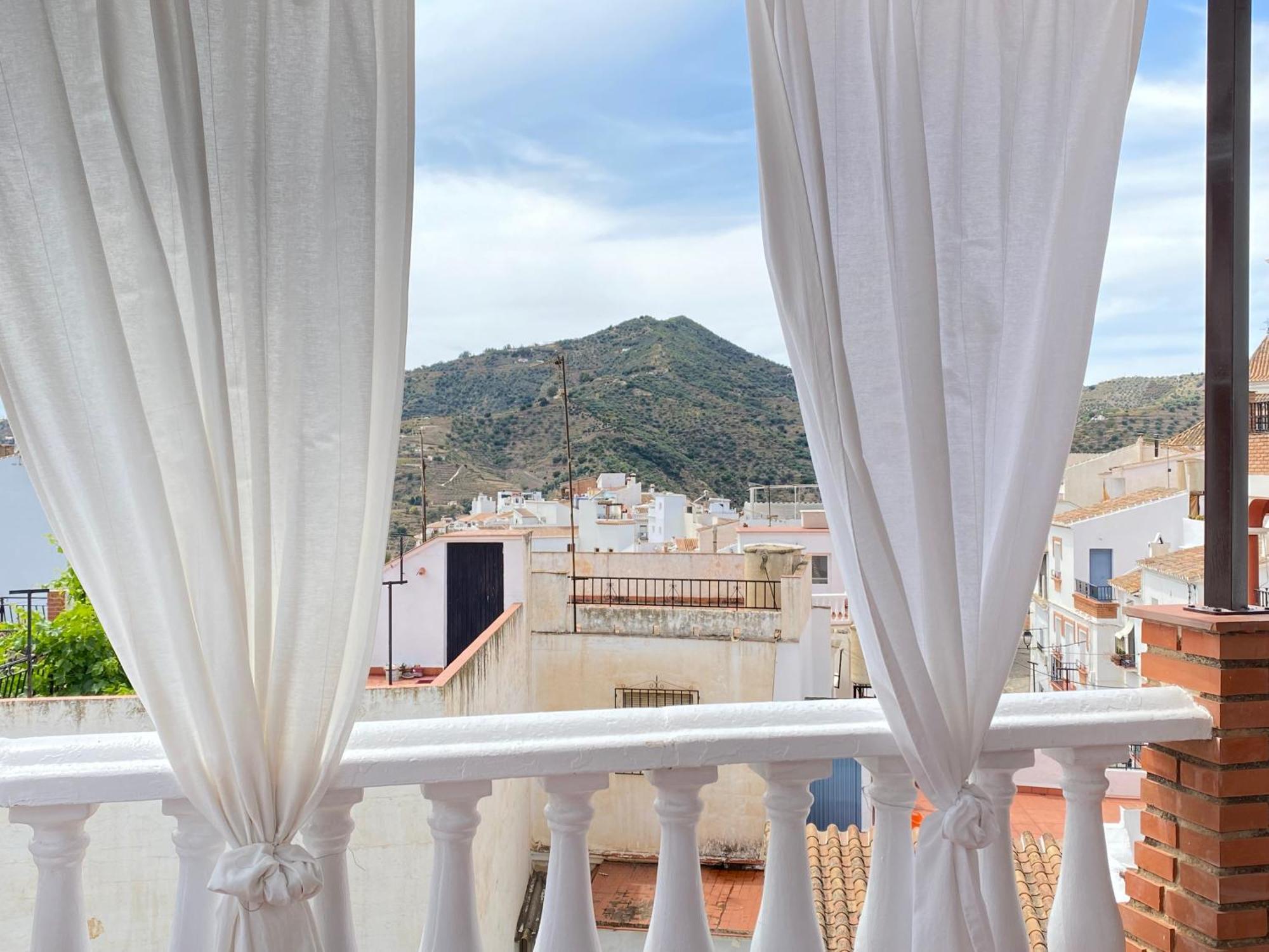 Casa Miguel - 3 Beautiful Apartments Availabe Sayalonga Buitenkant foto